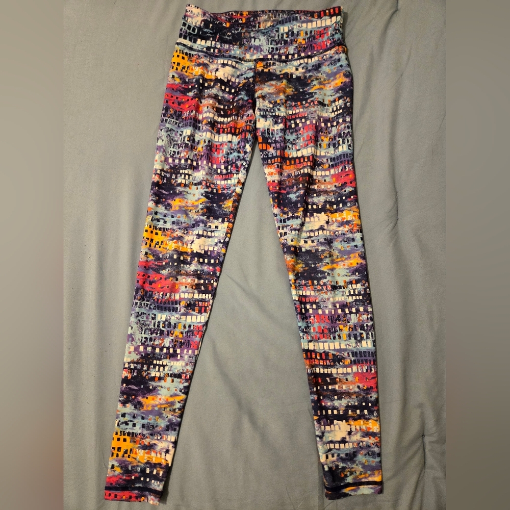 Almost Famous Multicolor Patterned Women's Leggings Medium